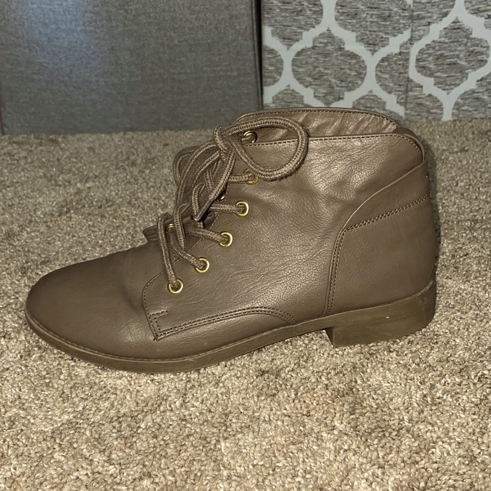 lace up booties